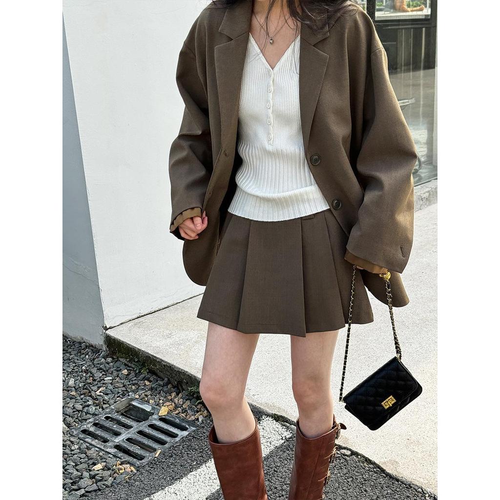 Luxi Women's High-End Korean Casual Suit: Cuff-Stitched Blazer + Pleated Skirt Set 8719