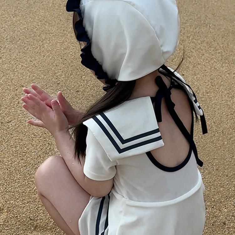 Mädchen 2025 Koreanischer Off-White Badeanzug mit Rock - Stilvolle Sommer-Strandbekleidung