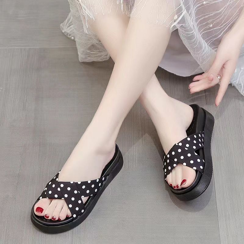 Cool Slippers Outer Wear Heightening Non-slip Deodorant Silent Ins Tide Super Fire Beach Soft-soled Platform Women's Shoes