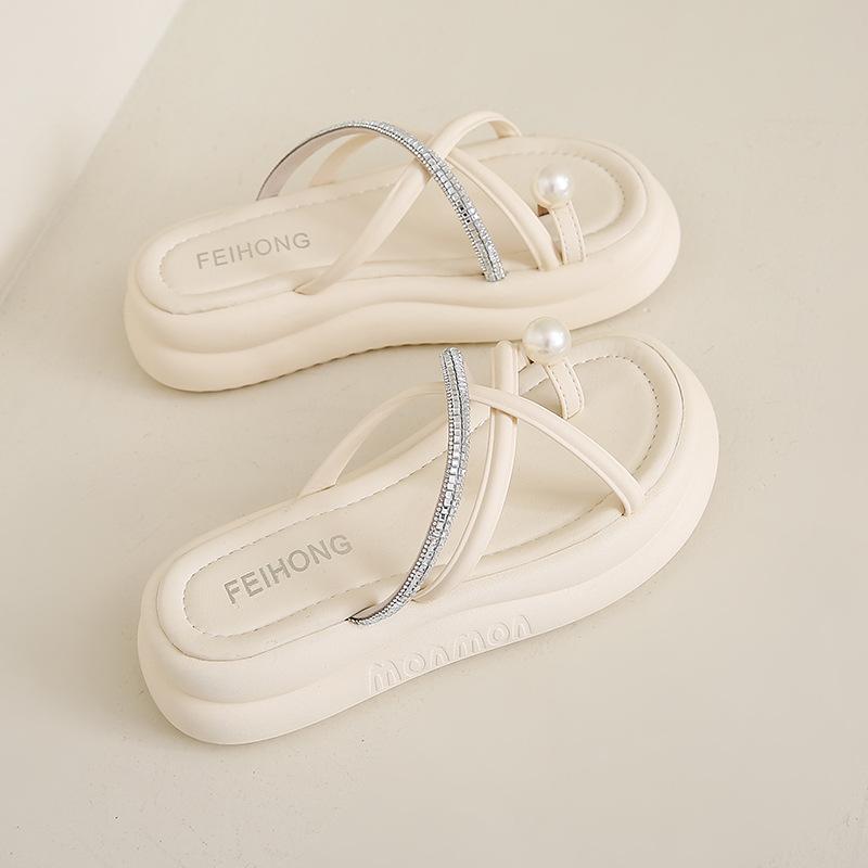 Retro thick-soled slippers women's summer wear 2025 new cross-strapped pearl rhinestone cover toe Roman cool slippers