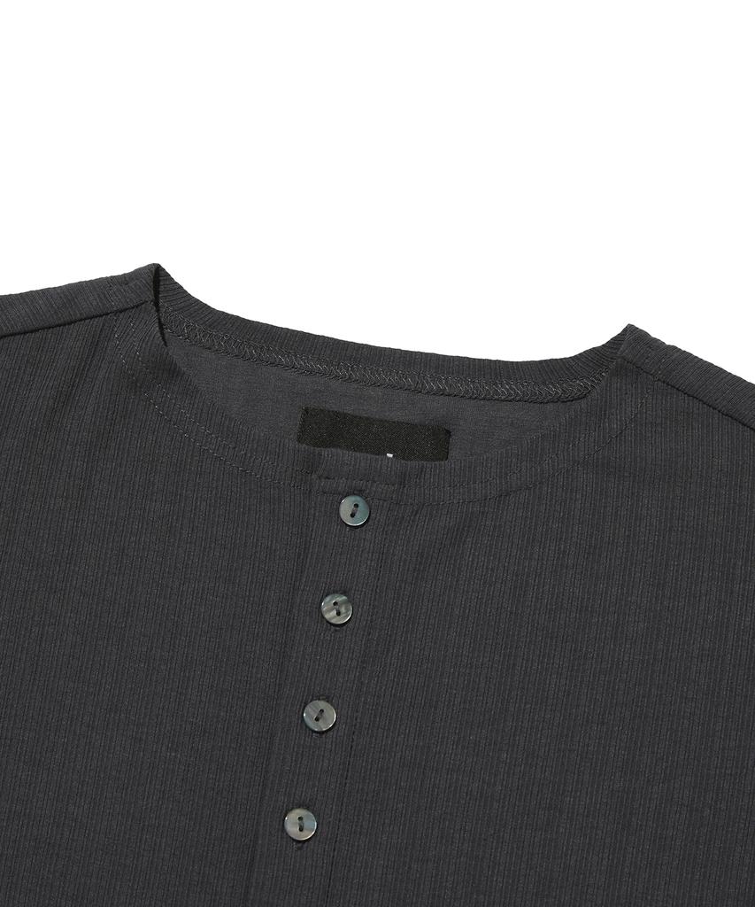 Seuweideu Button Crop Tee [Charcoal Gray]