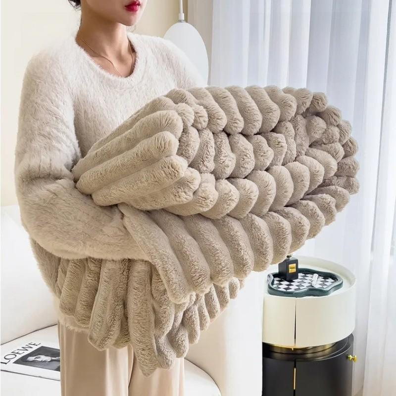 Multicolor Plush Milk Velvet Blanket With Soft Fabric For Relaxing Nap Time