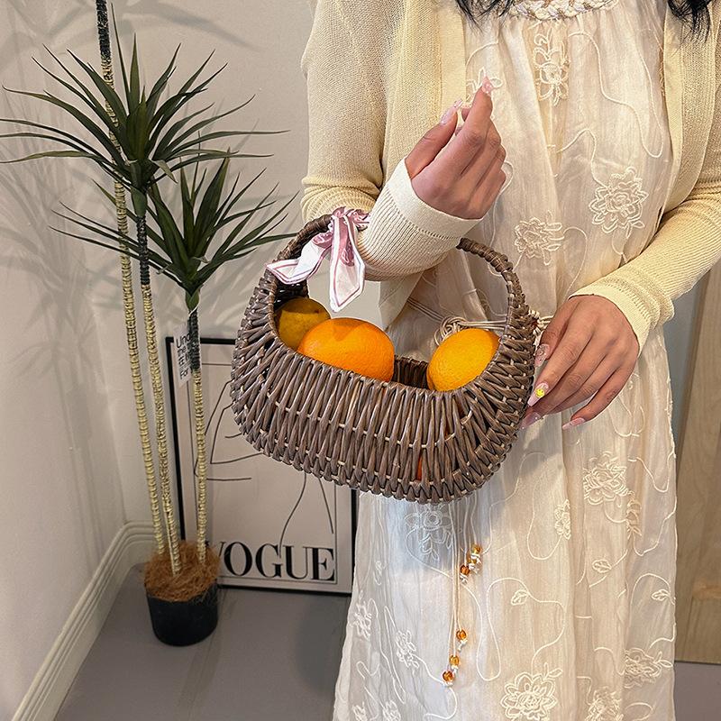 New trendy and cool personalized rattan commuter women's basket bag fashionable Xiaoxiangfeng portable small square bag