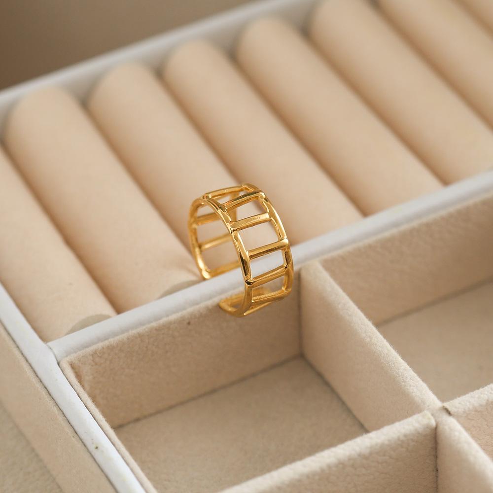 

Полая полоса отверстие кольцо темперамент холодный ретро масло давление кольцо пятно Opening adjustable золотой