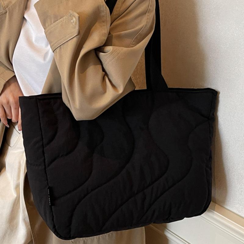 Leichte und schlichte Diamant-Tragetasche mit großem Fassungsvermögen, modische Winterhandtasche, lässige Damentasche