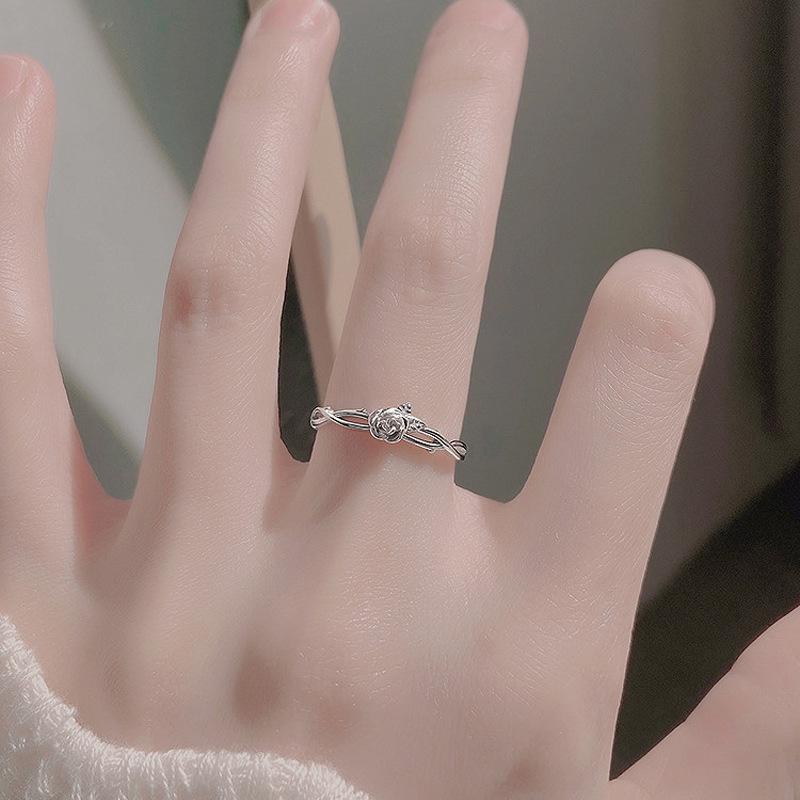 Sweet Rose Flower Ring for Women - Unique, Versatile, Luxurious, and Fashionable Hand Jewelry.