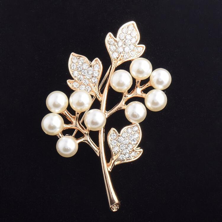 Hochwertige Luxus-Blumenperlenbrosche und Anstecknadel – kreatives, vielseitiges Accessoire