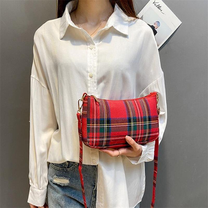 checkered sling bolsa