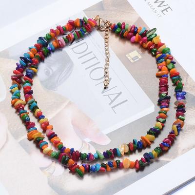Colar feminino de cascalho colorido empilhado duplo estilo boêmio de férias exagerado, clavícula com contas feitas à mão
