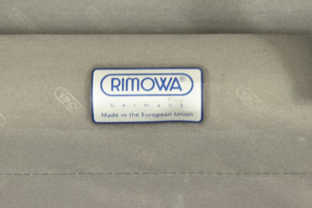 Rimowa Salsa Suitcase Carry-On Gloss Black Polycarbonate 33L from Germany