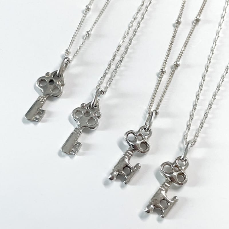 Melliv Silver Key Pendant Necklace_mvn12