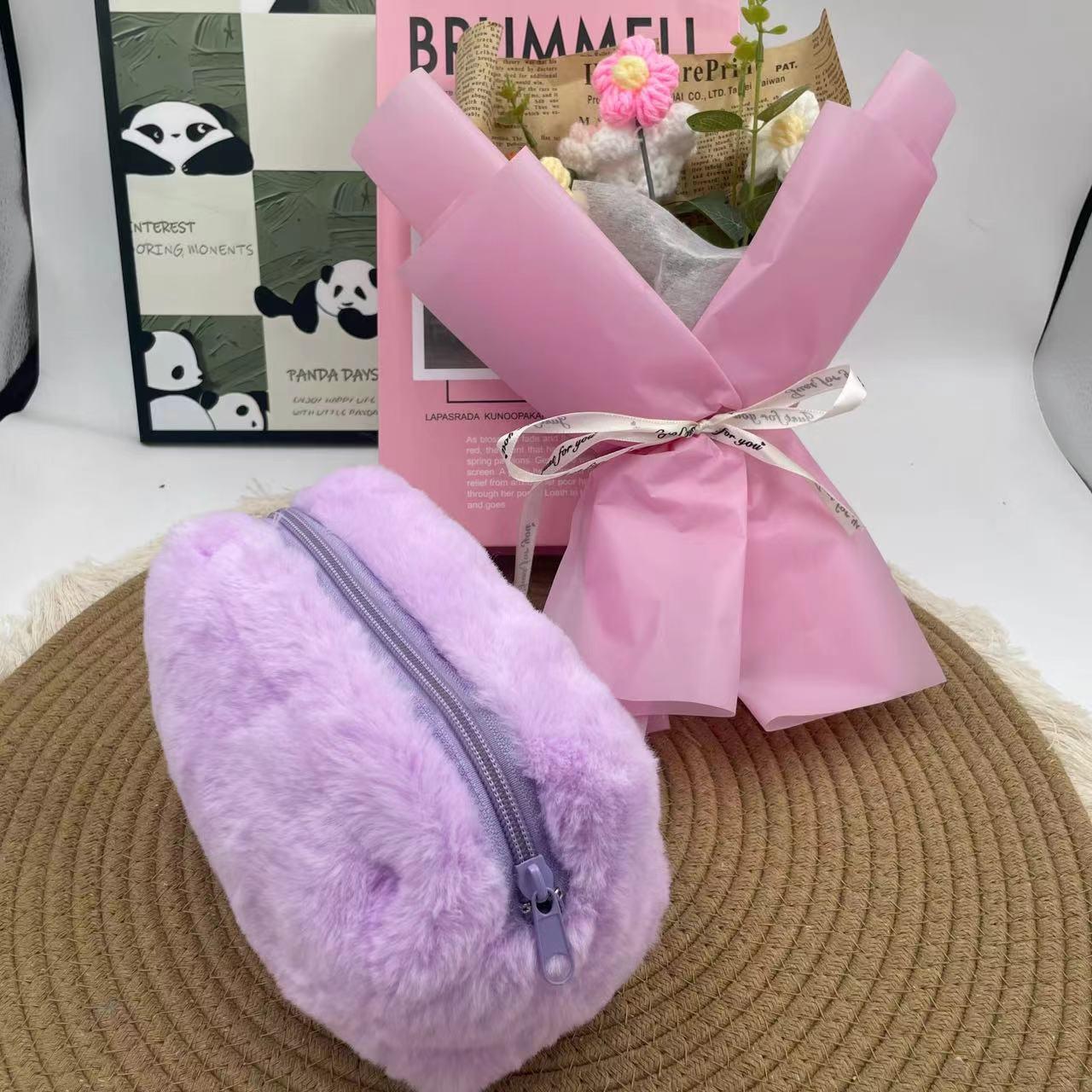 

Плюсова косметичка макаронних кольорів, солодке та просторе рішення для зберігання