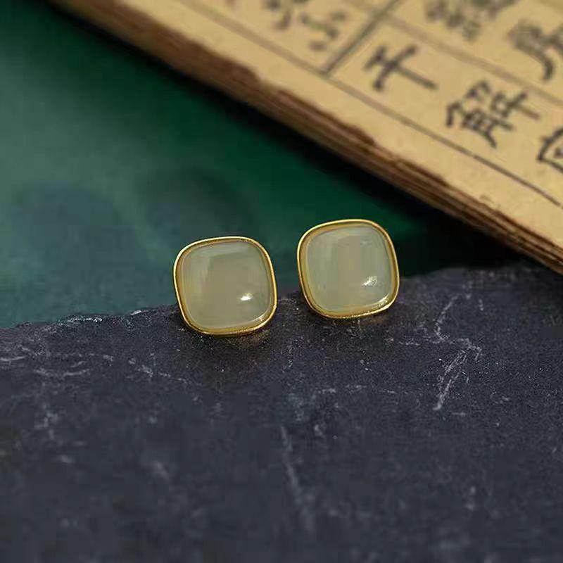 Hetian Jade Imitation Stud Earrings for Women - Nourishing, Retro, Niche Design, 2024 High-End Style