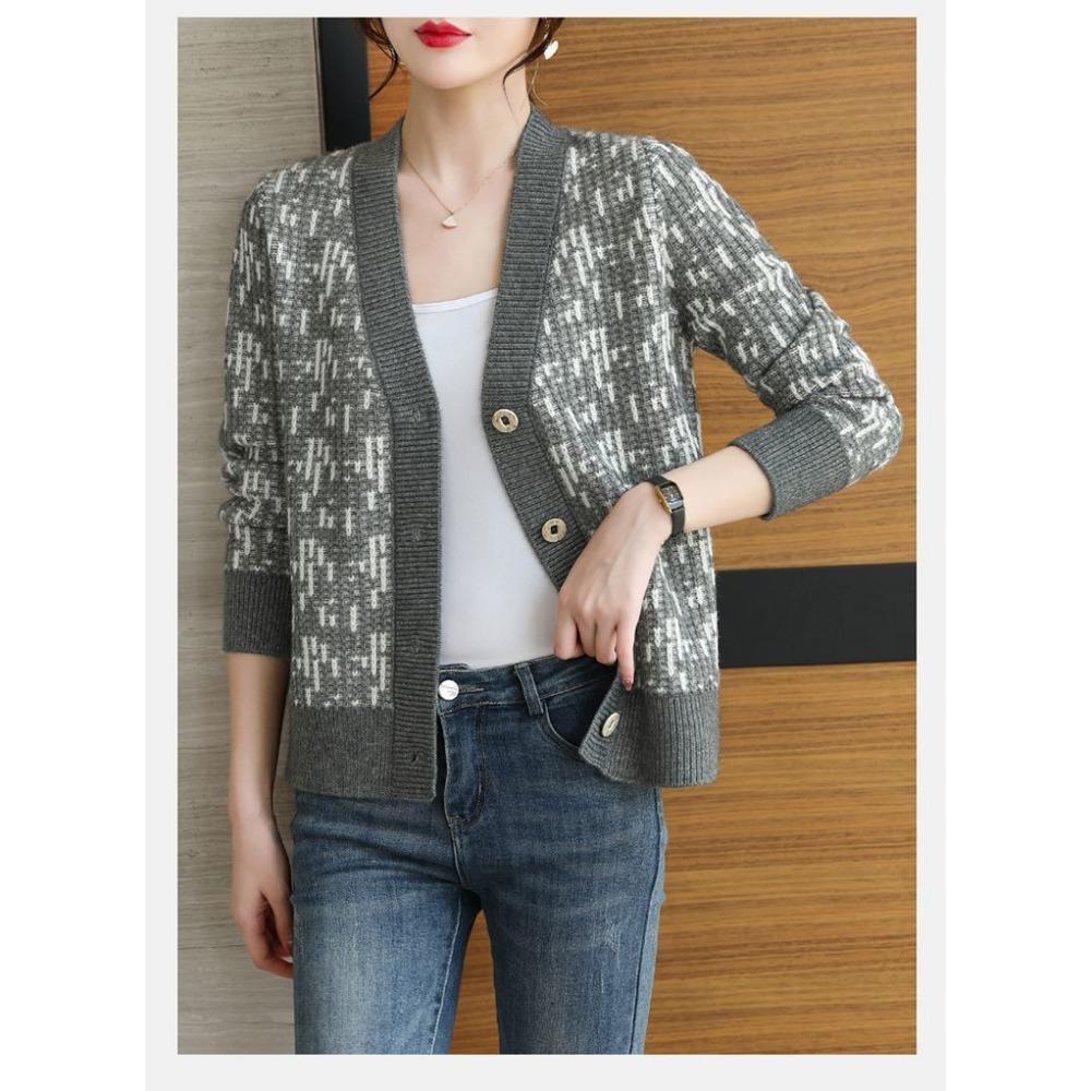 Sweater Jacket Women's New Fashion Mother's Style All-match Knitted Cardigan