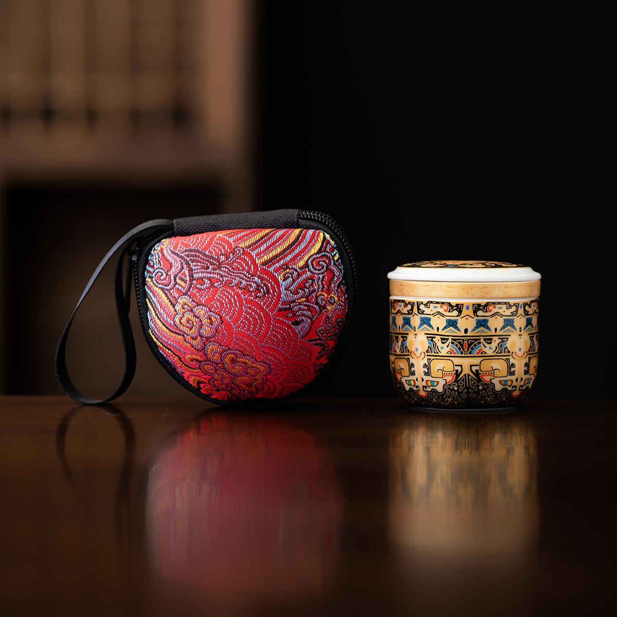 

Mini Handmade Ceramic Teapot Single-Person Small Teapot with Storage Bag Portable Kung Fu Tea Set for Outdoor Camping Gift