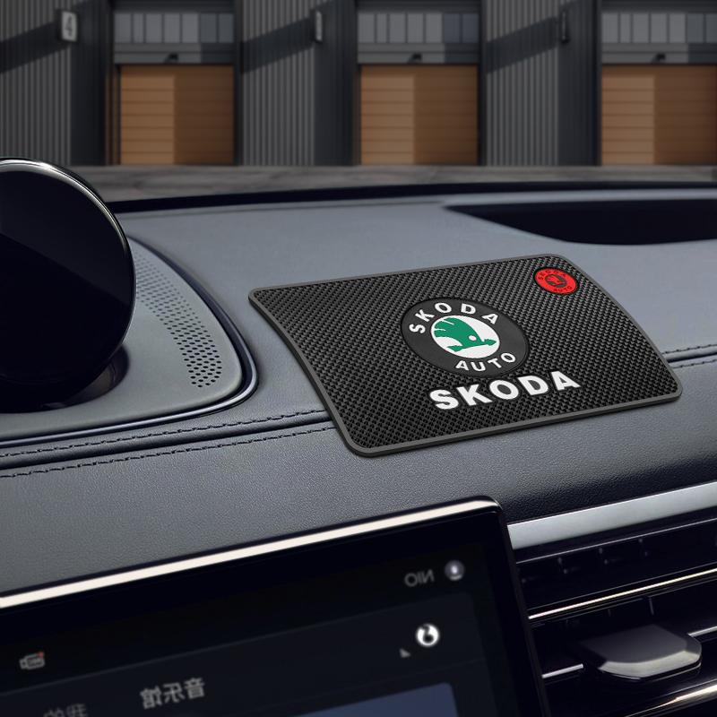 BATV9 1pcs Car Anti Slip Pad Magic Anti Slip Pad Dashboard Black Silicone Valve Core For Skoda KAMIQ KODIAQ SUPERB RAPID FABIA YETI