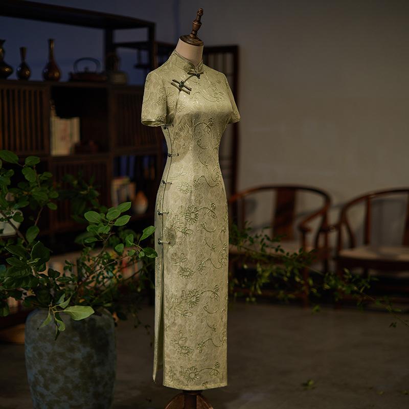 Abito Cheongsam in pizzo Manica a tre punti Cheongsam tradizionale lungo migliorato