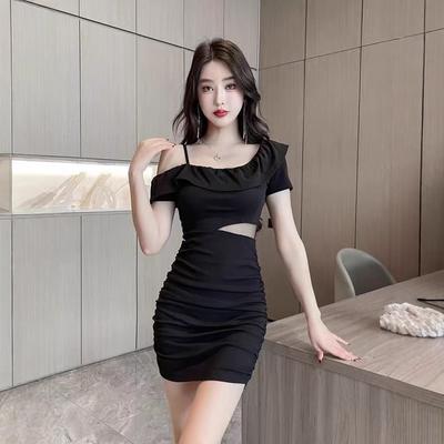 Feminine schräge Schultern, Taille freigelegt, sexy Kleid, alle Arten von Stil, Rüschenblattkante raffiniert, schulterfrei eng, hüftumschließender Rock, Sommer