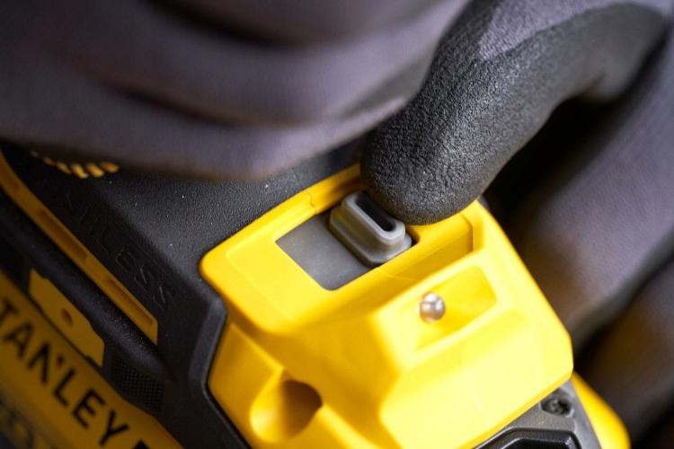 STANLEY FATMAX V20 SFMCF940B-XJ 949Nm Cordless Impact Wrench