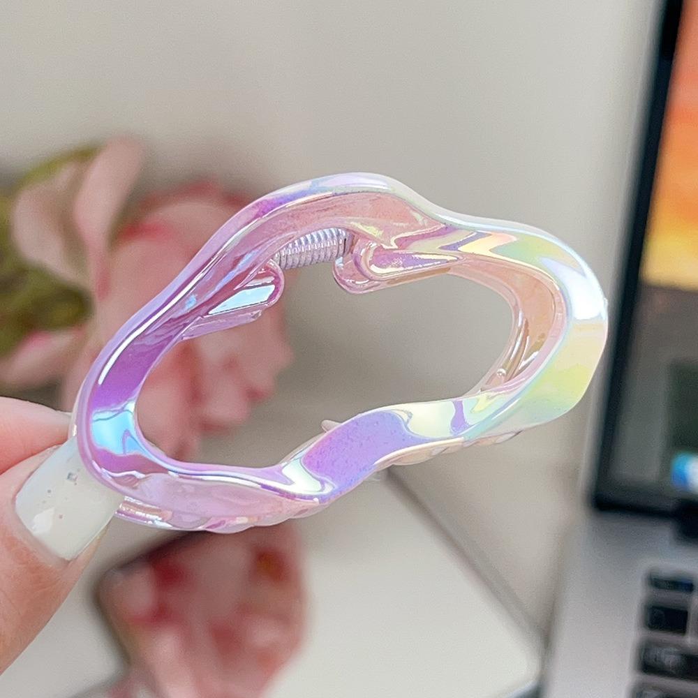 

Illusory Color Gradient Hair Claw Elegant Geometry Shark Clip Cloud Shape Hair Claw Daily Style8