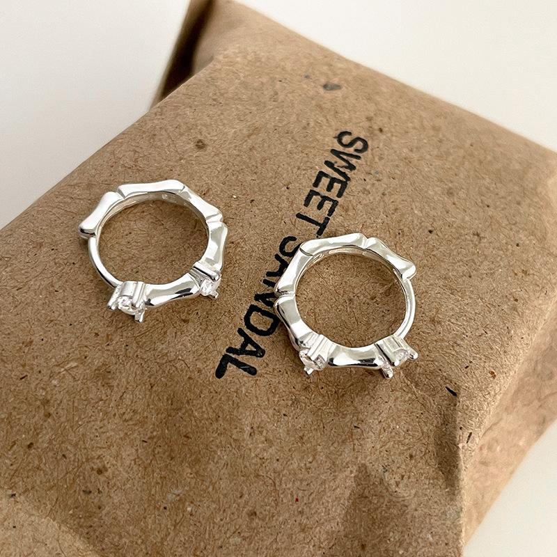 

Неправильная и универсальная форма игла из серебра 925 пробы циркониевая серьга-кольцо нишевая простота холодный ветер изысканное чувство ins мода