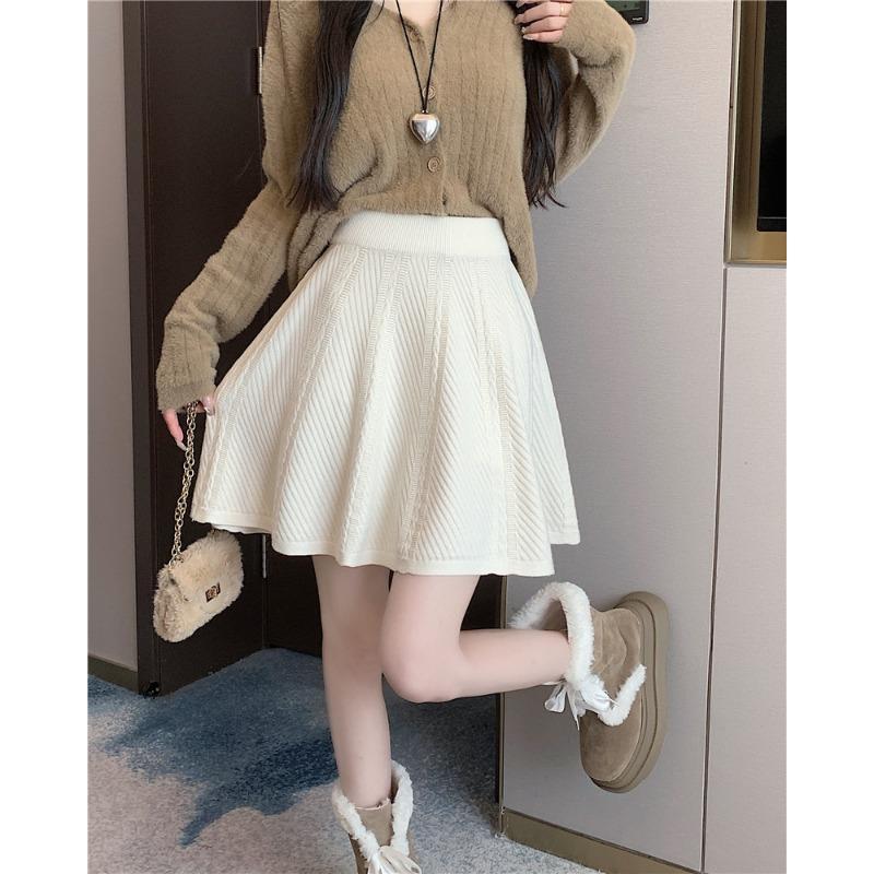 Autumn/Winter Short Skirt Knitted Half Length Skirt High Waist A-line Umbrella Skirt