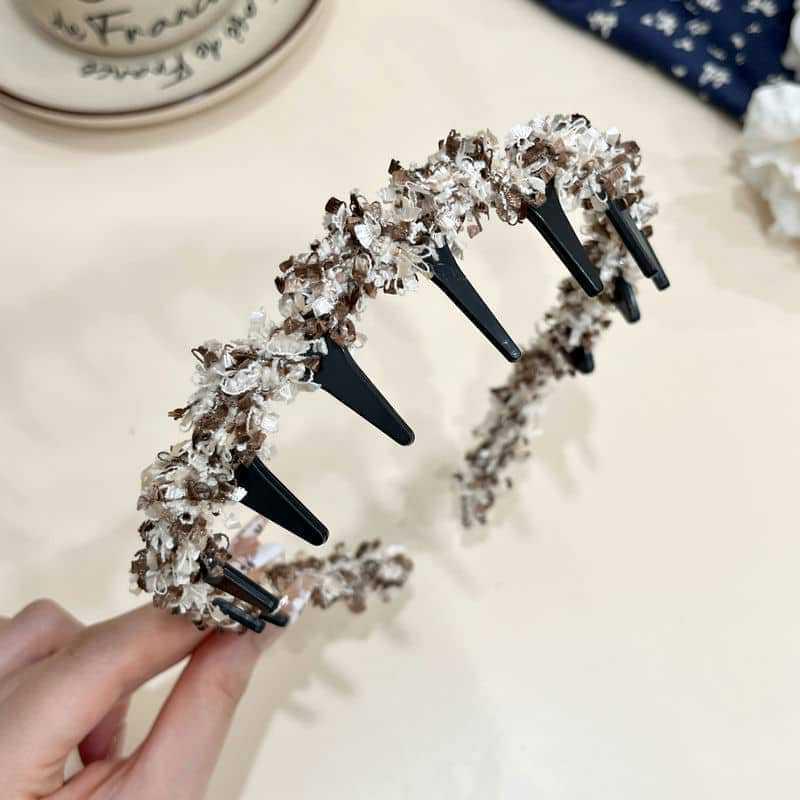 

Элегантная нескользящая вязаная повязка на голову с волнистым узором - Пушистая, удобная и с зубчатым гребнем хаки