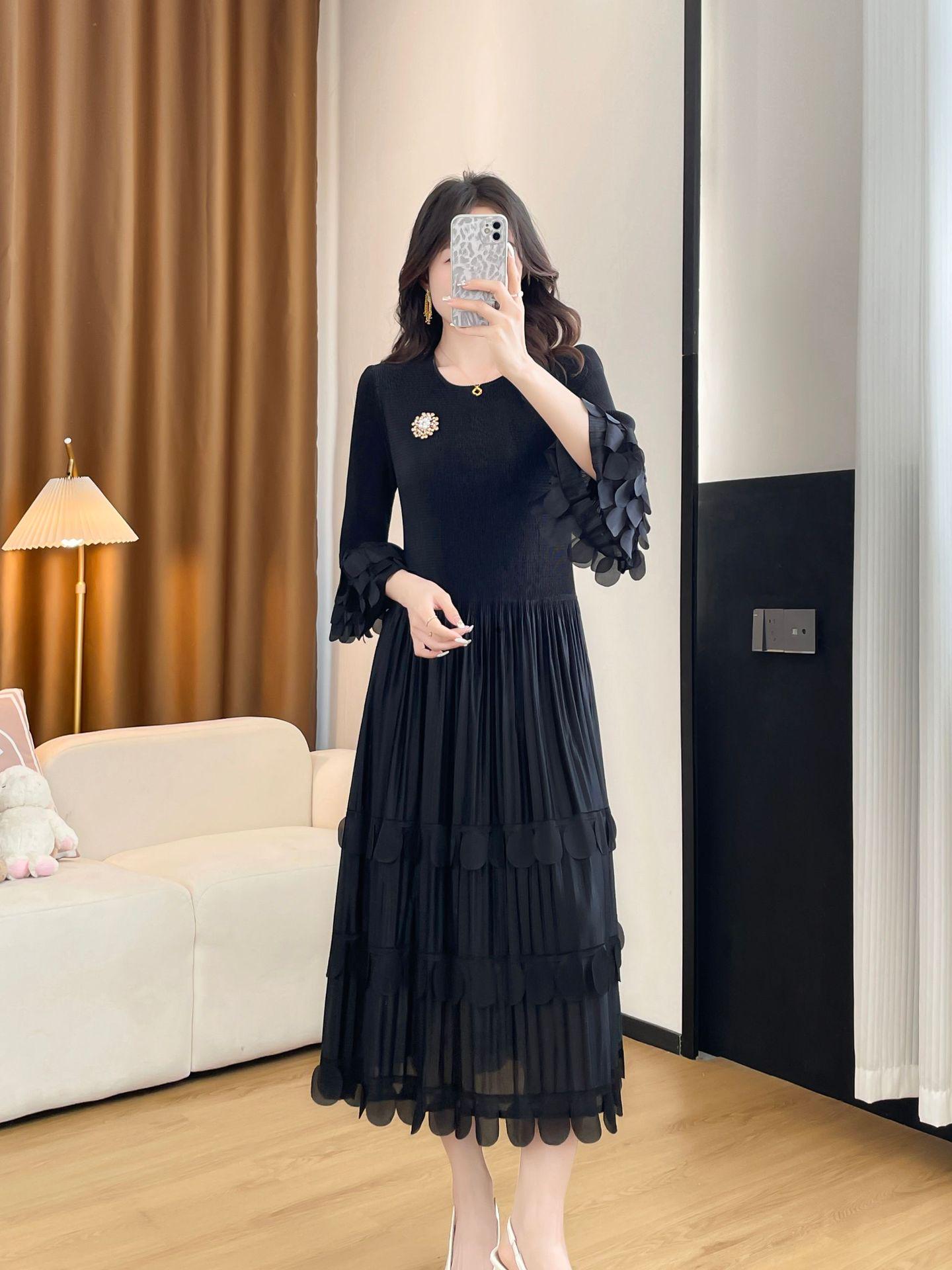 

2026 Spring Plus Size Mid-Length Pleated Dress - High Waist Slimming Long Skirt One Size (80-160 kg) чёрный