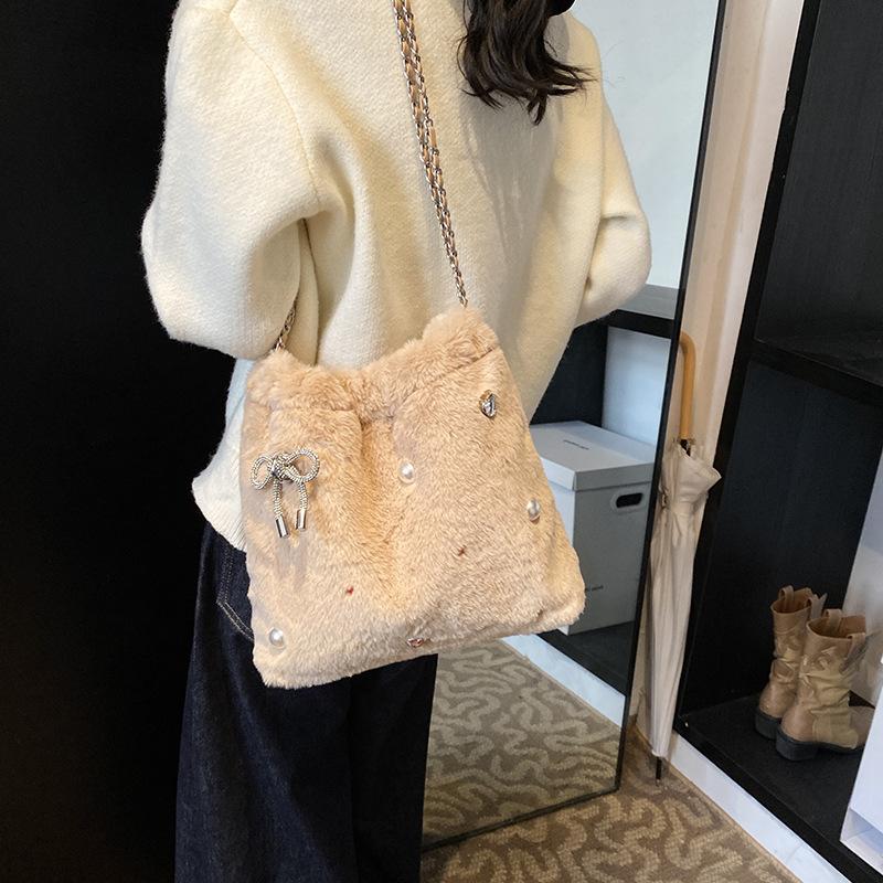 This year's popular bow bucket bag 2025 fashionable versatile shoulder bag popular simple chain messenger bag