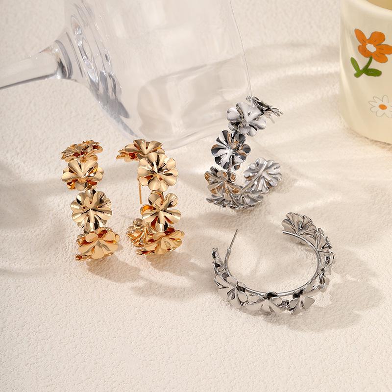 ins wind golden flower earrings female face thin exaggerated three-dimensional retro flower earrings female