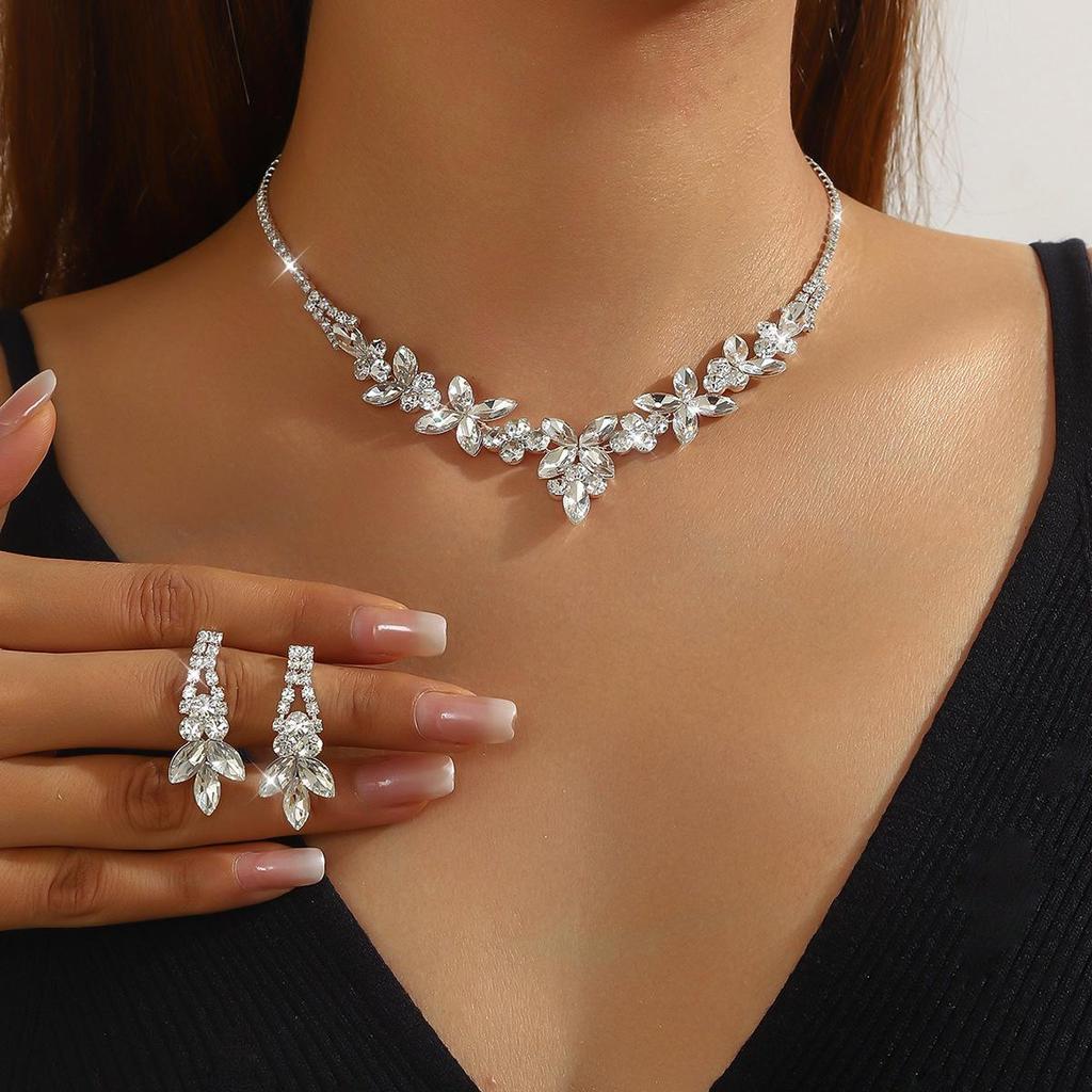 Elegant Crystal Necklace & Earrings Set for Weddings and Banquets