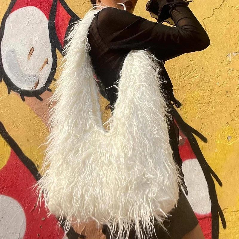 Wolle Damen Plüsch Schultertaschen Y2k Mädchen Kunstpelz Kordelzug Beuteltasche Mode Damen Pelzige Geldbörse Tragetaschen
