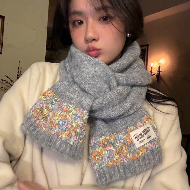 Zimný šál Candy Dots 2024: Mäkká, Žiarivá, Pletená Vlna