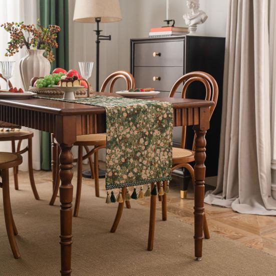 Yousheng Christmas Green Jacquard Table Runner with Tassel Decorative Festive Table Flag Dining Table Decoration for Home Restaurant Bar Kitchen