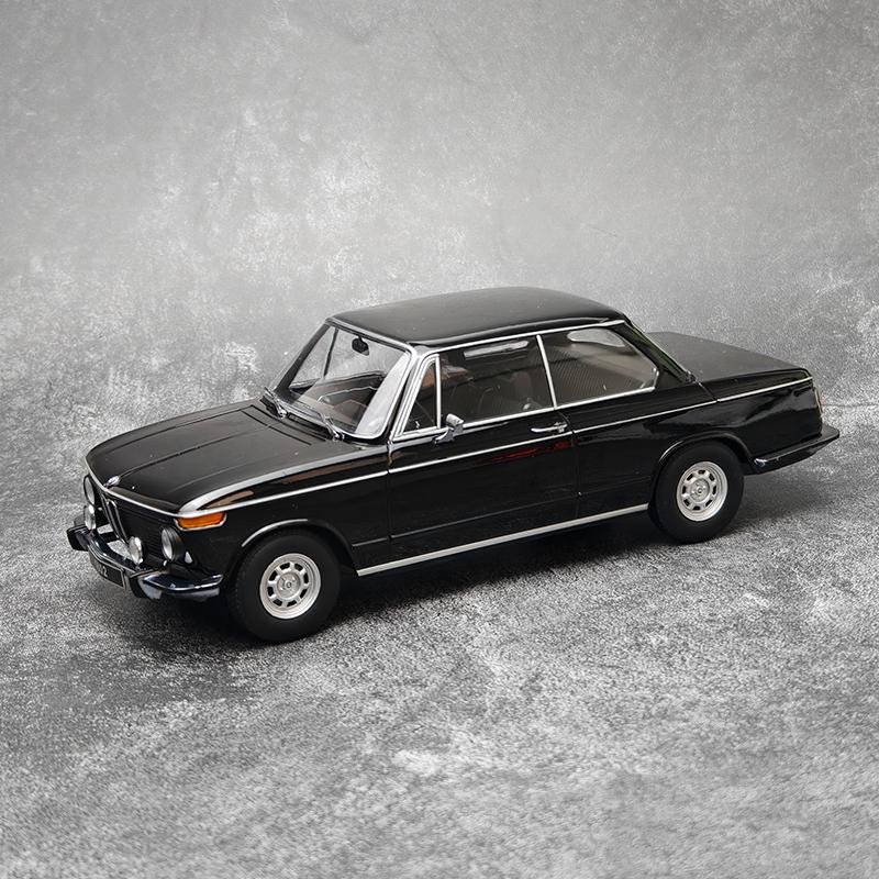 KK scale 1:18 scale 1602/L2002ti Alloy Die-Cast Model Car Static display holiday gift collection
