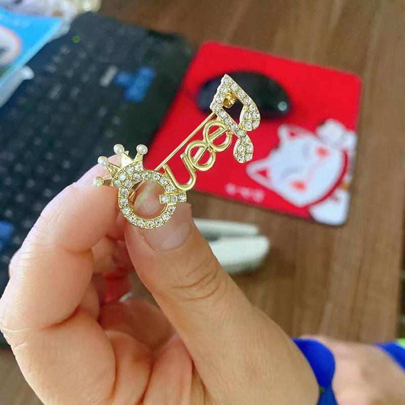 Englische Alphabet-Brosche, Damen-Accessoires, Hijab-Brosche, Schmuck