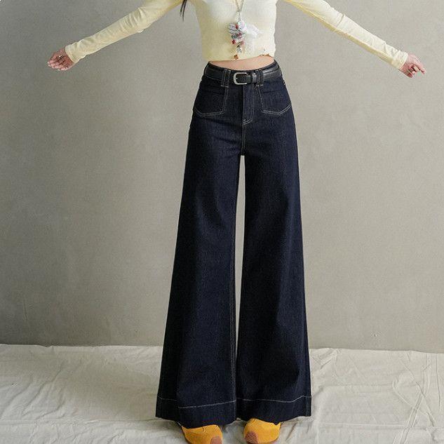 

Spring 2026 Women s Dark Blue High-Waisted Micro-Flare Jeans: Floor-Length, Loose American Style with a Wide-Leg Bell-Bottom Design. Large