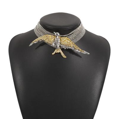 Übertriebene fliegende Vogel-Mehrlagen-Halskette Nischen-Schlüsselbein-Kette Punk-Schwalbenhalskette Damen