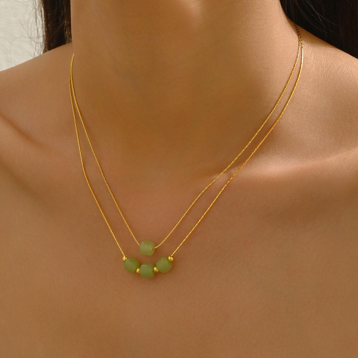 

Wind lady necklace niche geometric woven jade transfer bead design pendant collarbone chain two-piece set