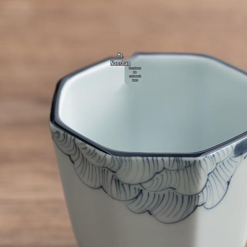 Nanshan Xiansheng Blue & White Hand-Painted Octagonal Tea Cup