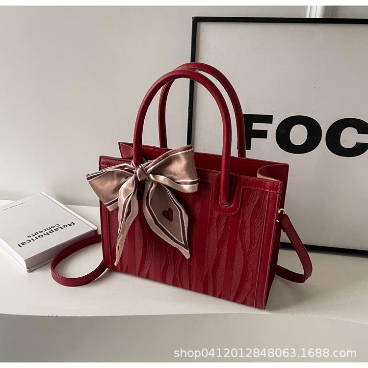 

Thousand Birds Red Portable Tote Bag Women s 2025 New Large Capacity Messenger Bag Fashion Temperament Bridal Wedding Bag бордовый