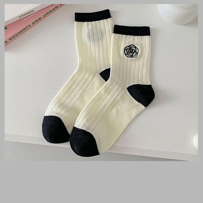 Ladies Spring and Autumn New Style Camellia Embroidery Black and White Contrast Color Sweet Tube Cotton Socks