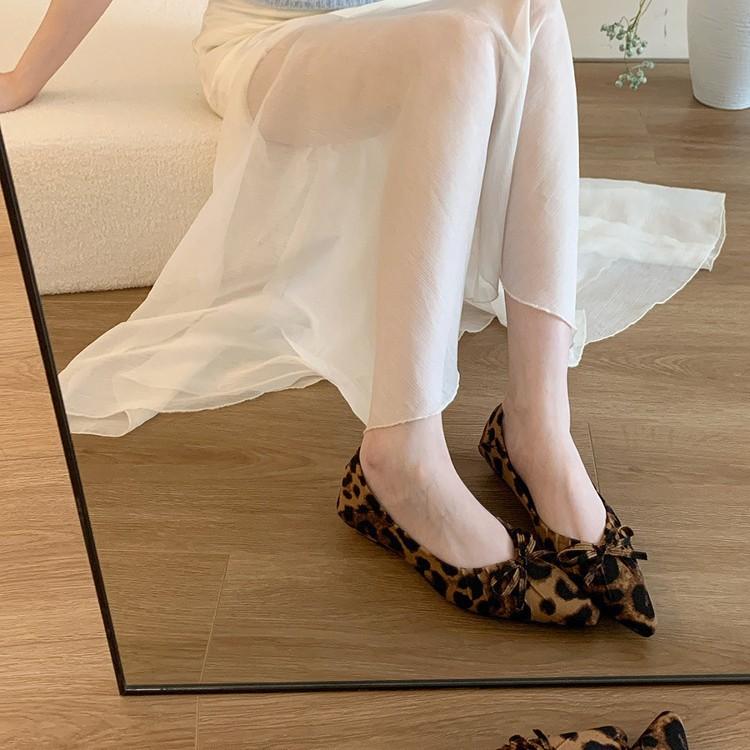 French low-heeled pointed bow single shoes women's shoes 2025 new spring and autumn fairy with skirt temperament commuter shoes