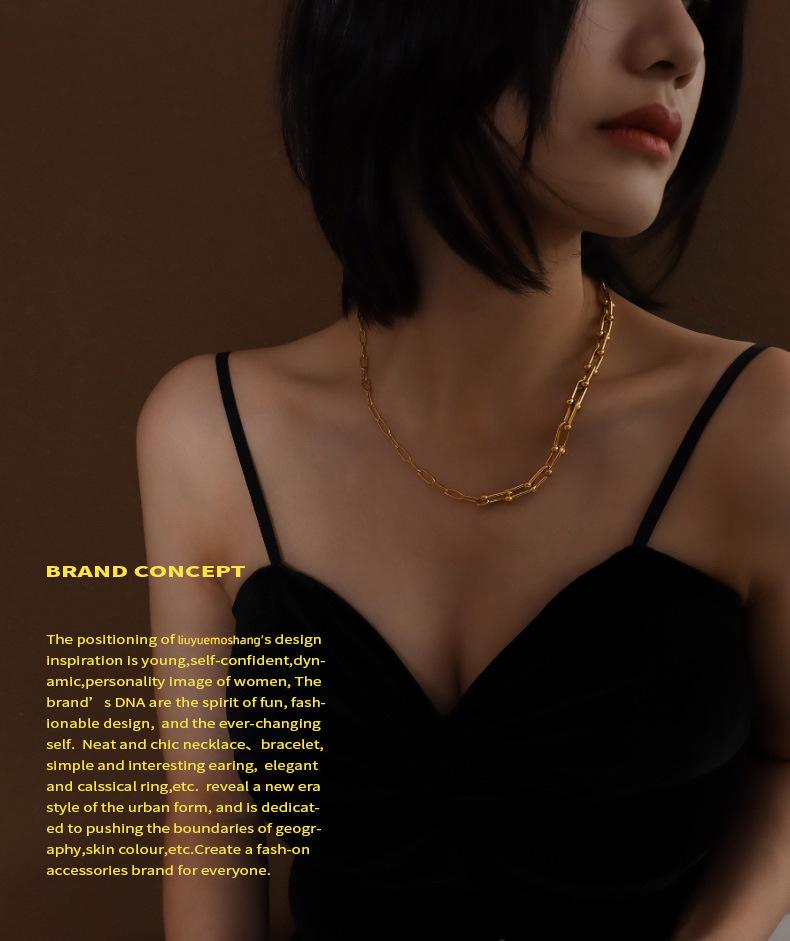 French Retro Clavicle Chain Necklace: 18k Gold-Plated Titanium Steel with Cat's Eye Oval Pendant for Women