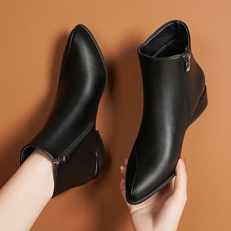 Pointed short tube side zipper fashion women's boots new thick heel simple texture versatile short boots