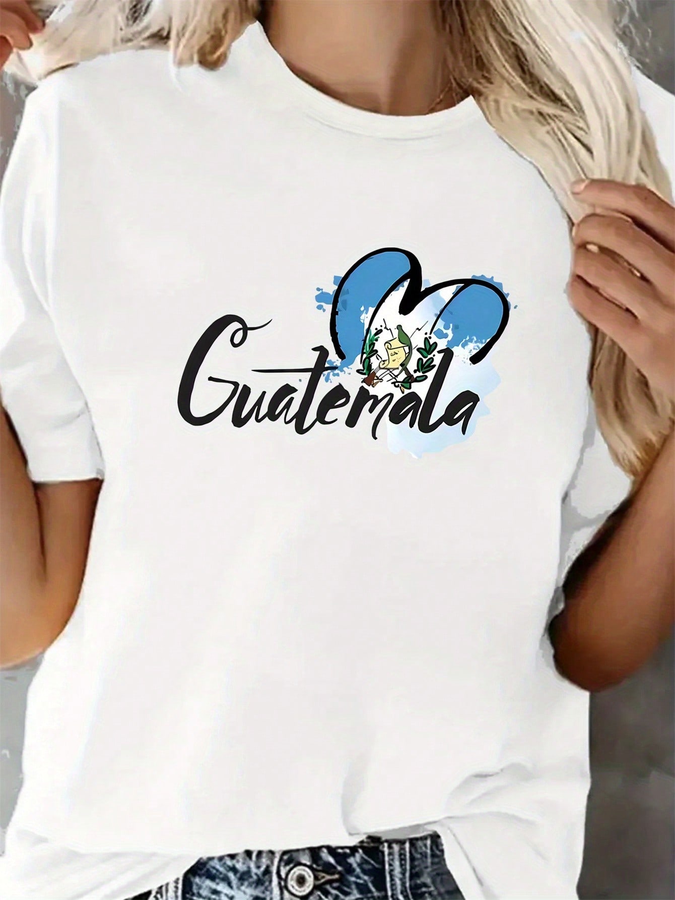 Guatemala Flag Heart Graphic Print T-shirt L