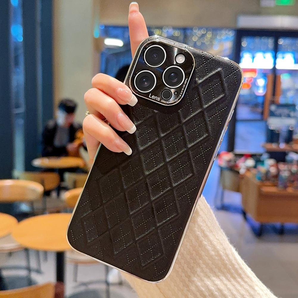 

For iPhone 16 Pro Case Electroplated Silver Edge Rhombus Pattern PC+PU Leather Phone Back Cover Black