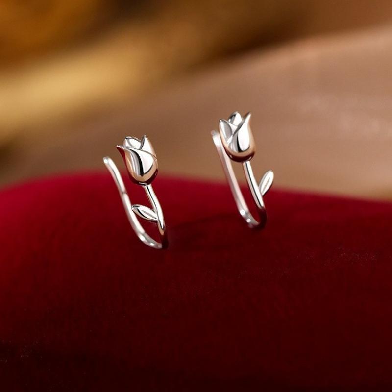 New Fashion Charm Silver Color Tulip Flower Stud Earrings for Women Girls Simple Personality Sweet Romantic Summer Jewelry Gifts