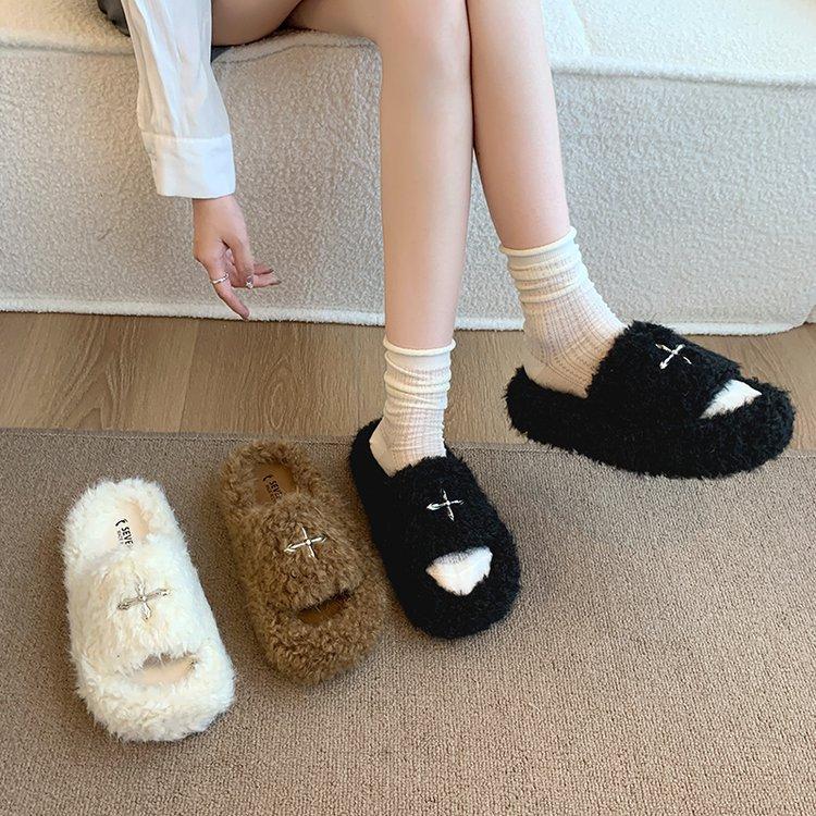 Cross fluffy slippers women wear autumn 2025 new versatile popular ins thick-bottomed cotton drag lazy slippers women