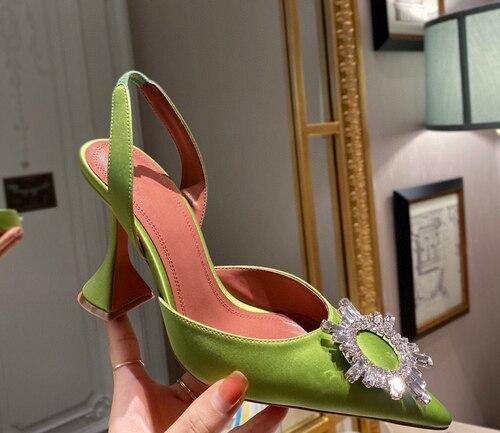 Europeiske og amerikanske sommer nye spisse høyhælte damesko solsikkeborespenne lukket tå vinkopphæl sandaler